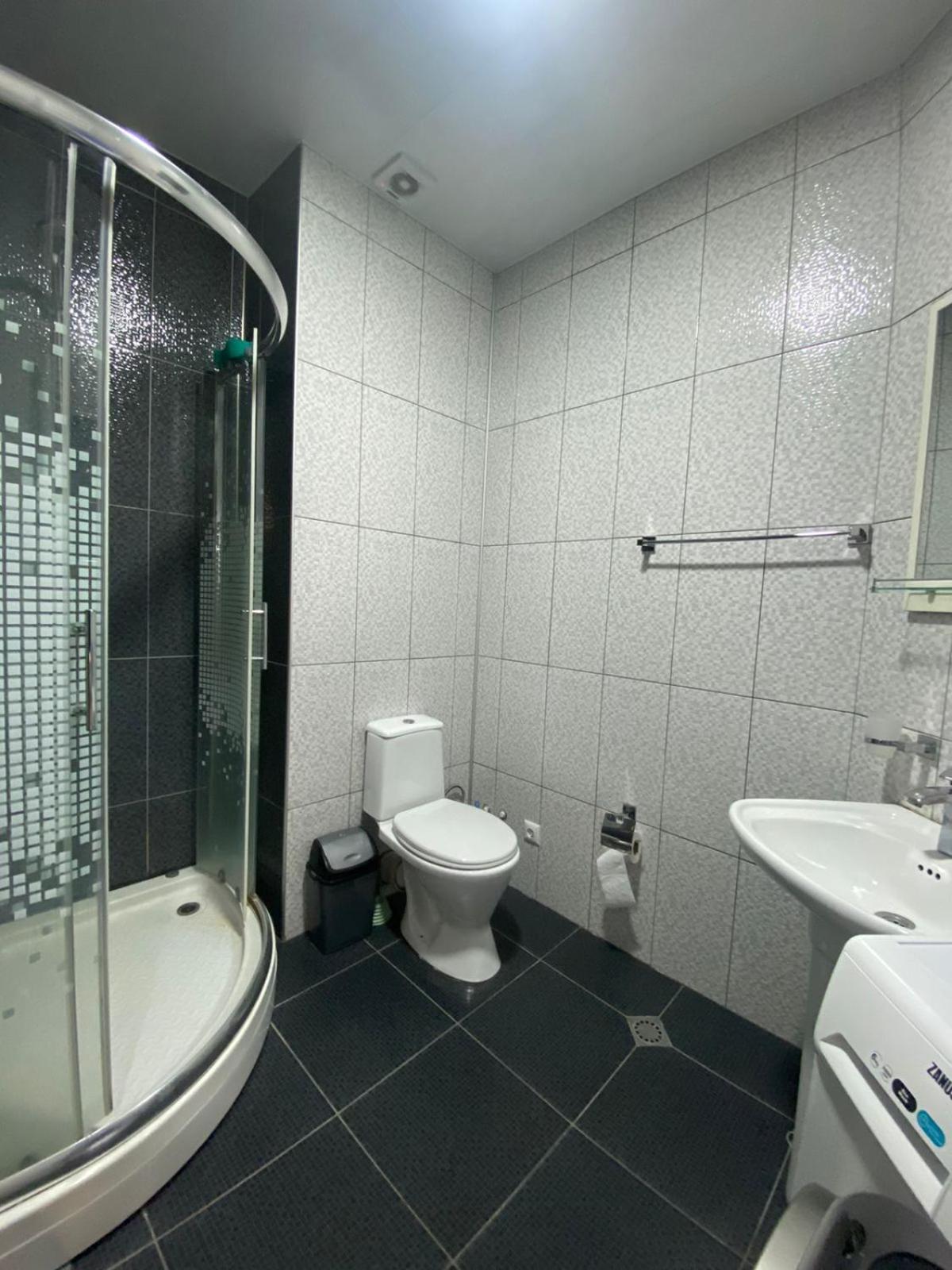 Mindia'S Two Bedroom Apartment Batumi Exterior photo